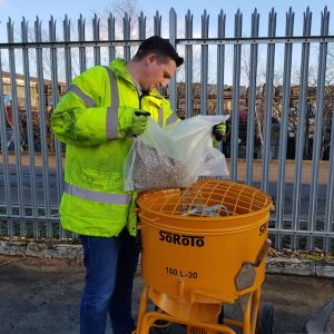 SoRoTo portable pan mixer in use