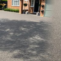 Liquorice Resin Bound Gravel Driveway Installation - Featured Image
