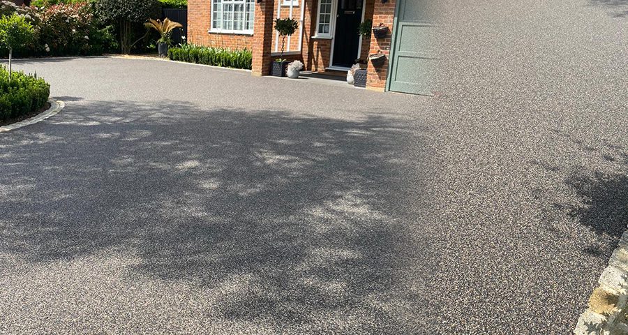 Liquorice Resin Bound Gravel Driveway Installation - Featured Image